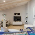 La Mansardina By Interhome Апартаменты