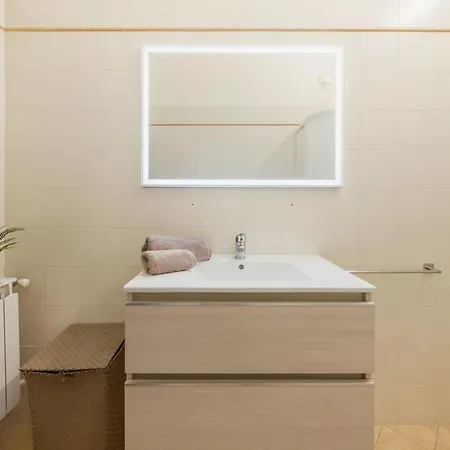 Appartement La Mansardina By Interhome